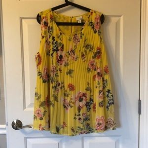 Sleeveless Yellow Top with Floral Pattern